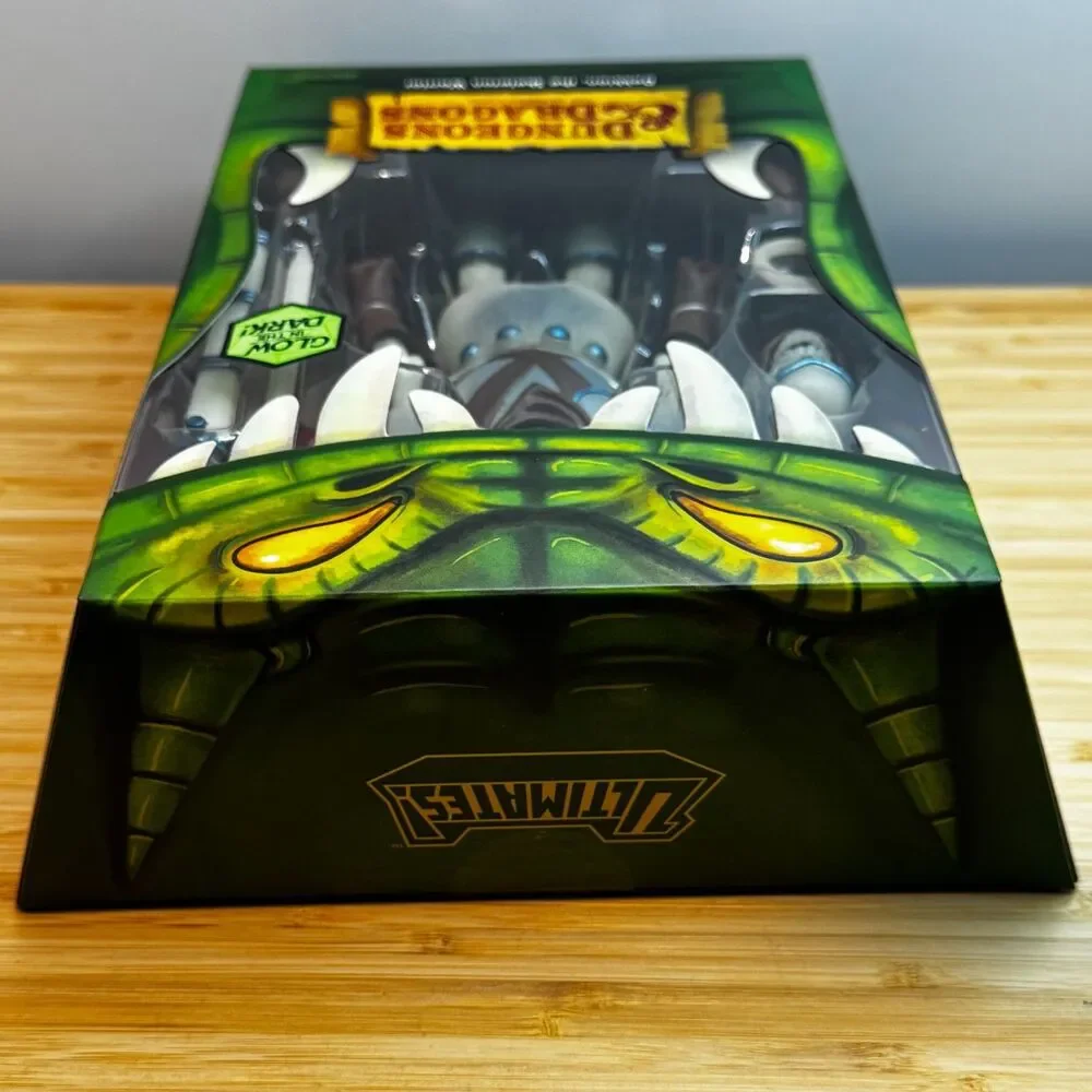 Dungeons & Dragons Ultimates Dekkiion Skeleton Warrior Glow Figure Super 7 NEW